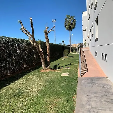 Prendisole Con Piscina Y Terraza