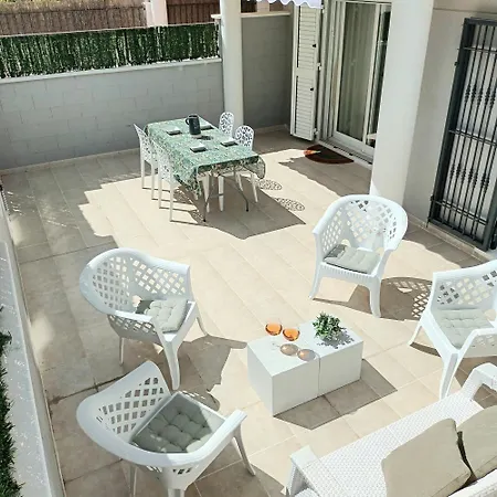 Prendisole Con Piscina Y Terraza