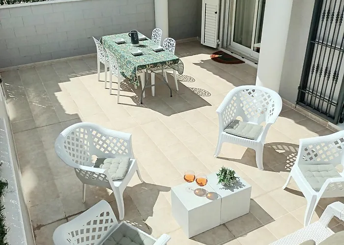 Prendisole Con Piscina Y Terraza